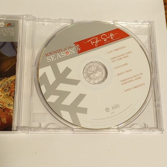 Taylor Swift First Edition 2007 Sounds of the Season Christmas Holiday CD - Picture 2 of 10